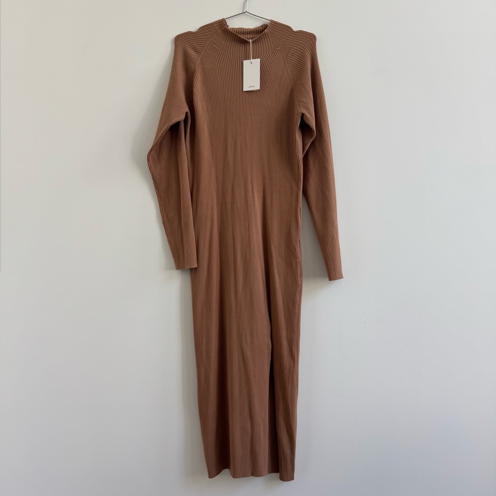 Wilfred Ribbed Long Sleeve Midi Dress in Brown